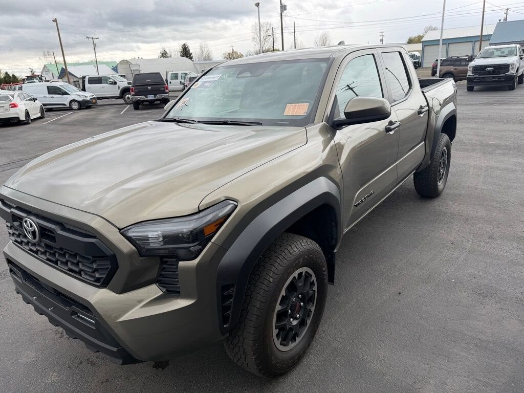 2024 TOYOTA Tacoma