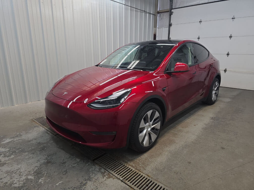 2024 TESLA Model Y