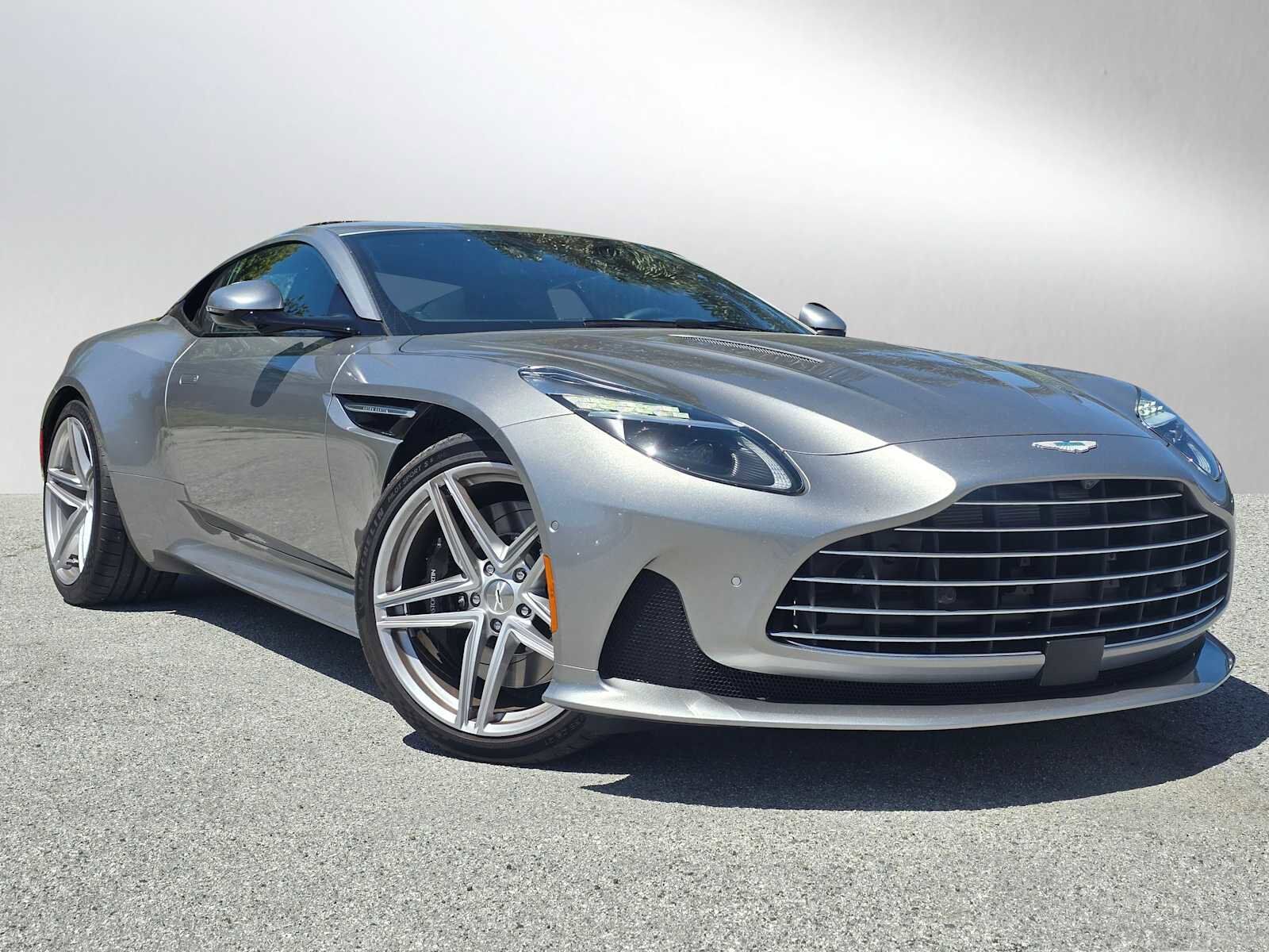 2024 ASTON MARTIN DB12