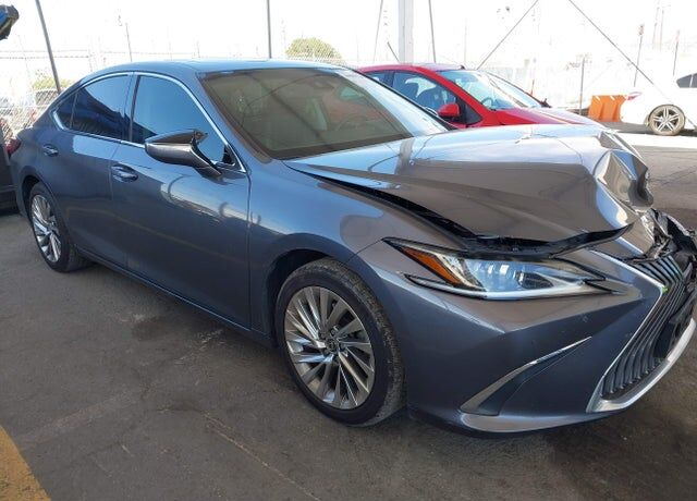 2020 LEXUS ES
