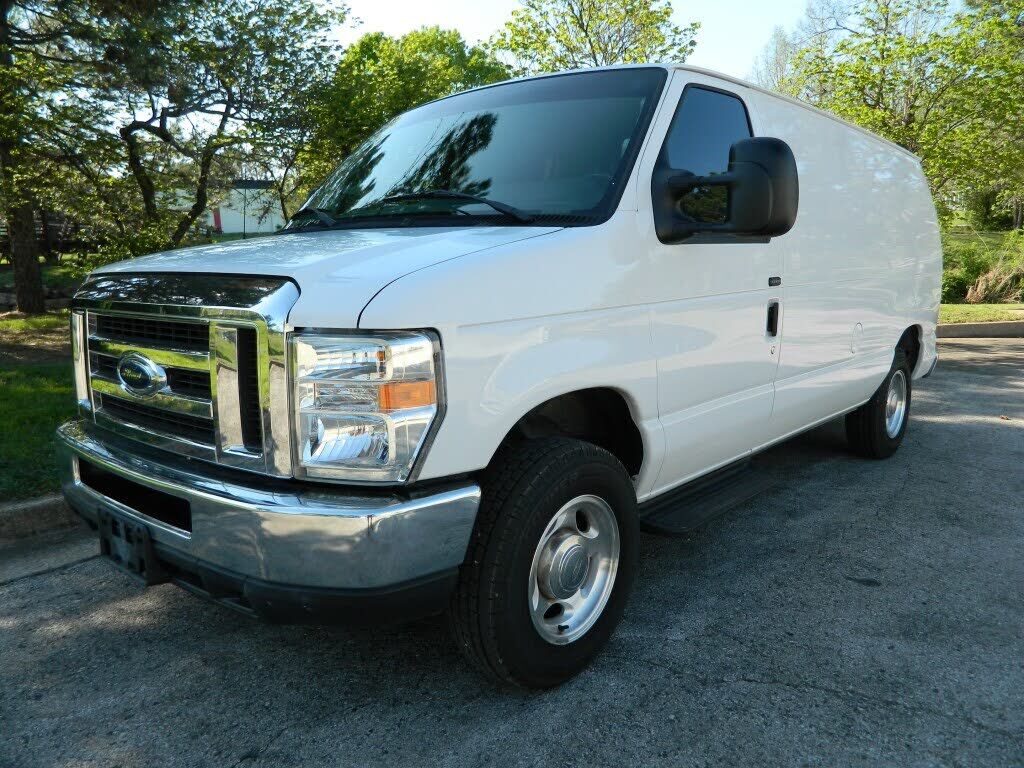 2013 FORD E-150