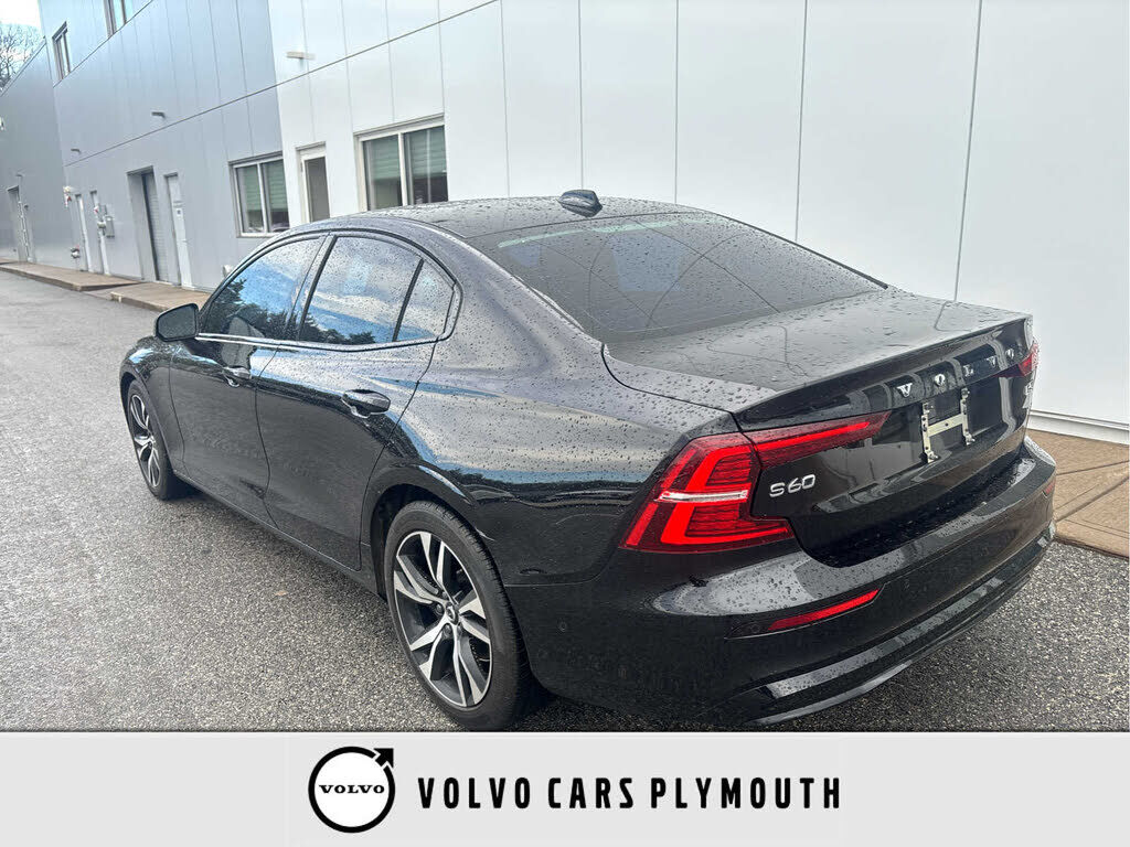 2025 VOLVO S60