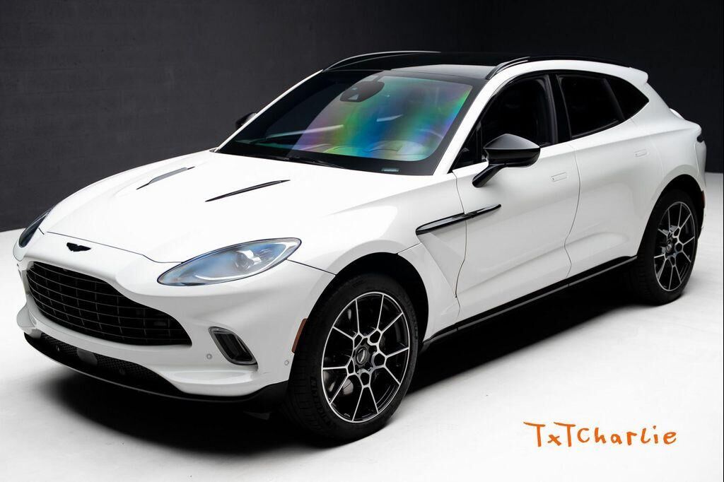 2021 ASTON MARTIN DBX