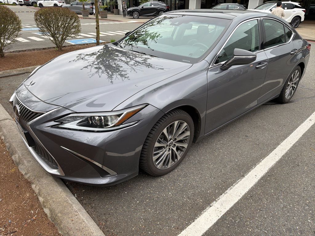 2020 LEXUS ES
