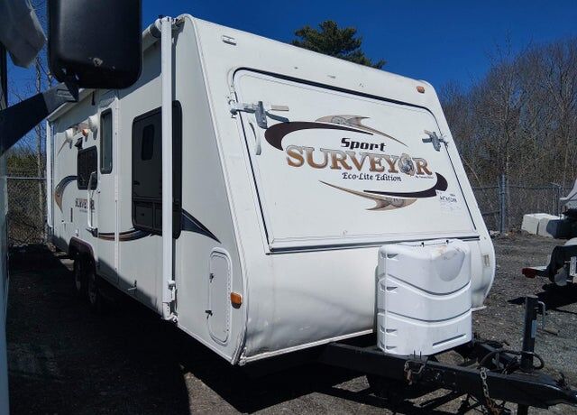 2011 FOREST RIVER Surveyor