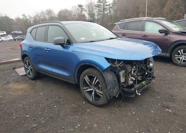 2019 VOLVO XC40
