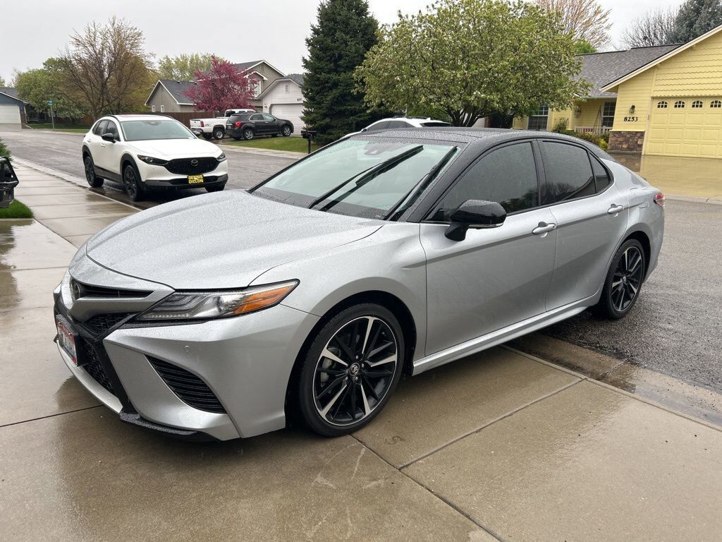 2019 TOYOTA Camry