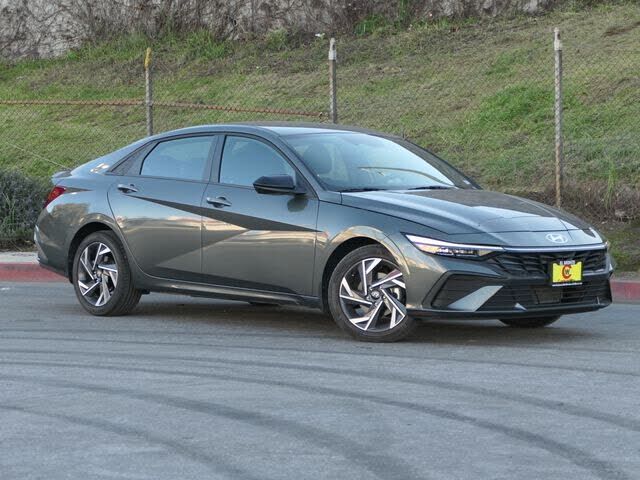 2025 HYUNDAI Elantra
