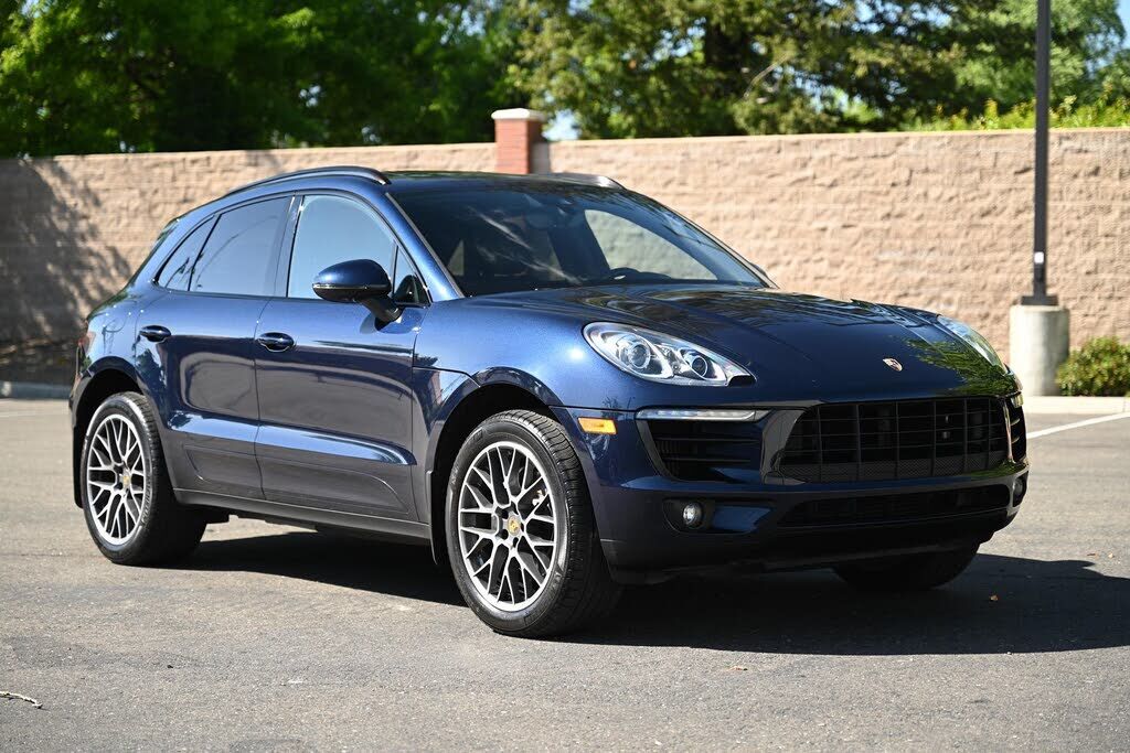 2018 PORSCHE Macan