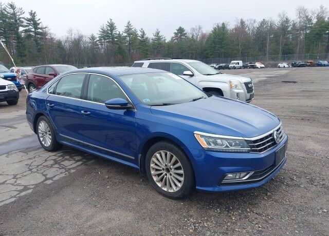 2016 VOLKSWAGEN Passat