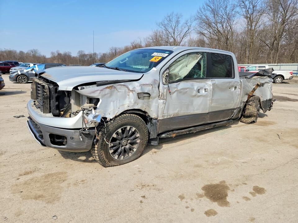 2017 NISSAN Titan