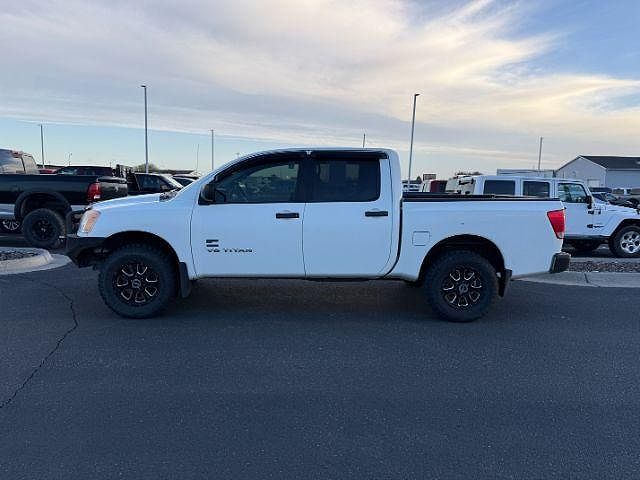 2014 NISSAN Titan