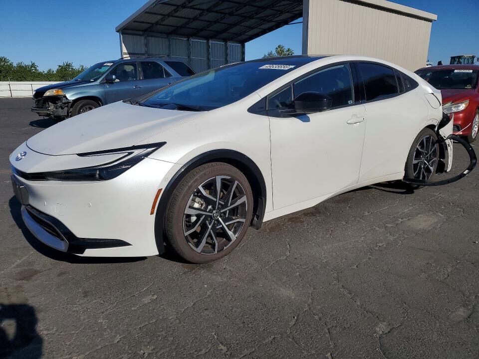 2024 TOYOTA Prius