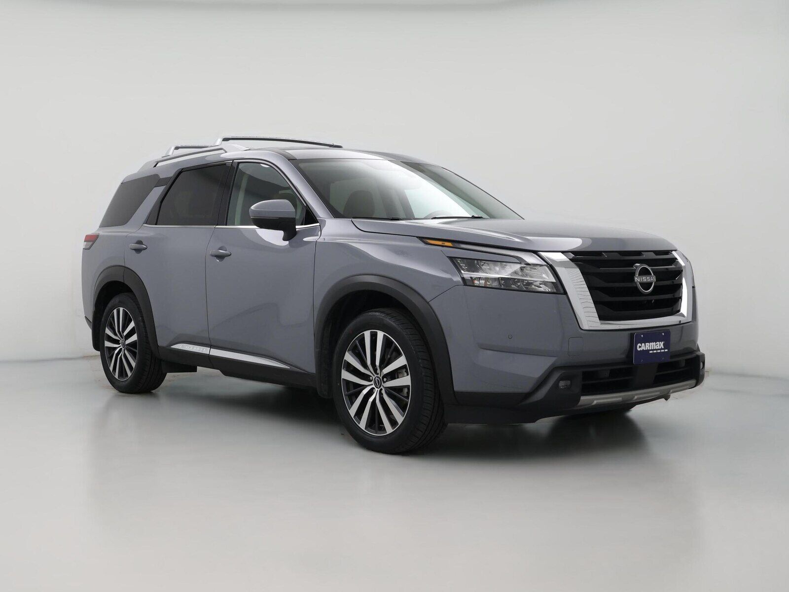 2022 NISSAN Pathfinder