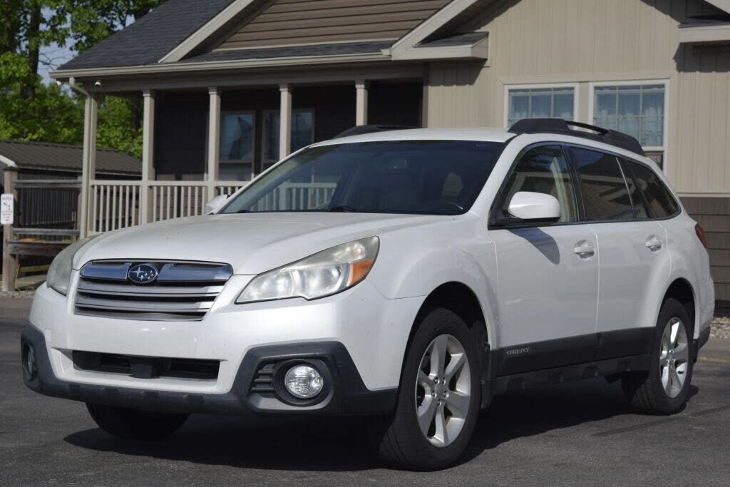 2013 SUBARU Outback