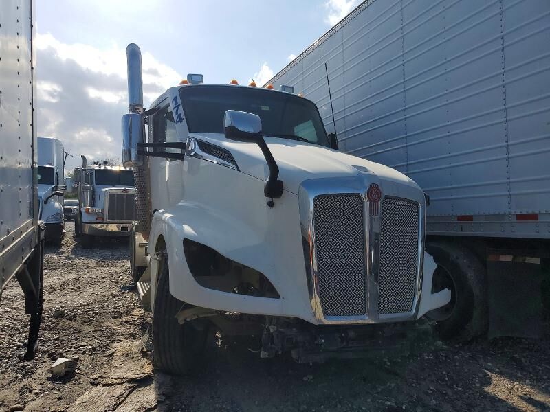 2023 KENWORTH T680