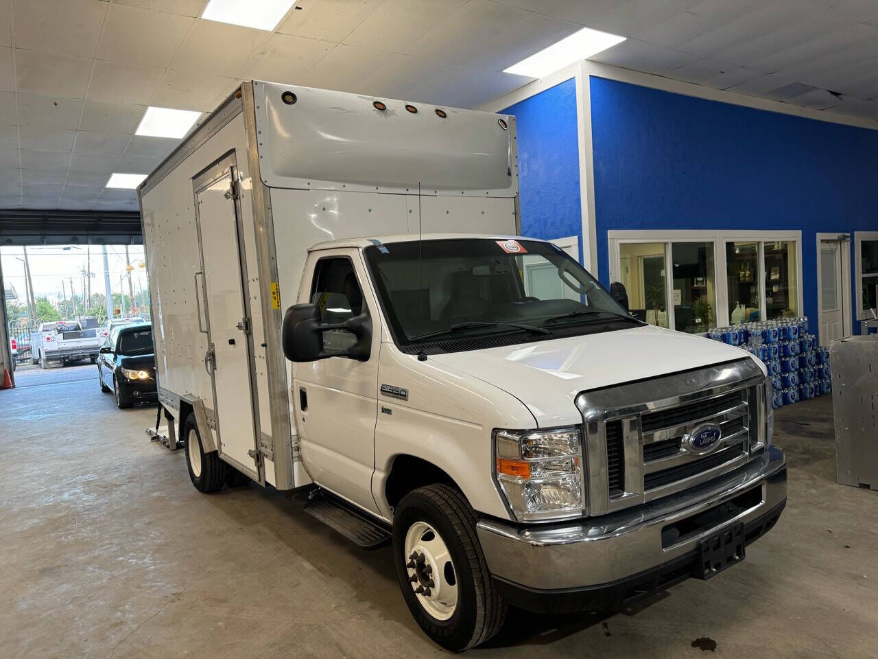 2018 FORD E-350
