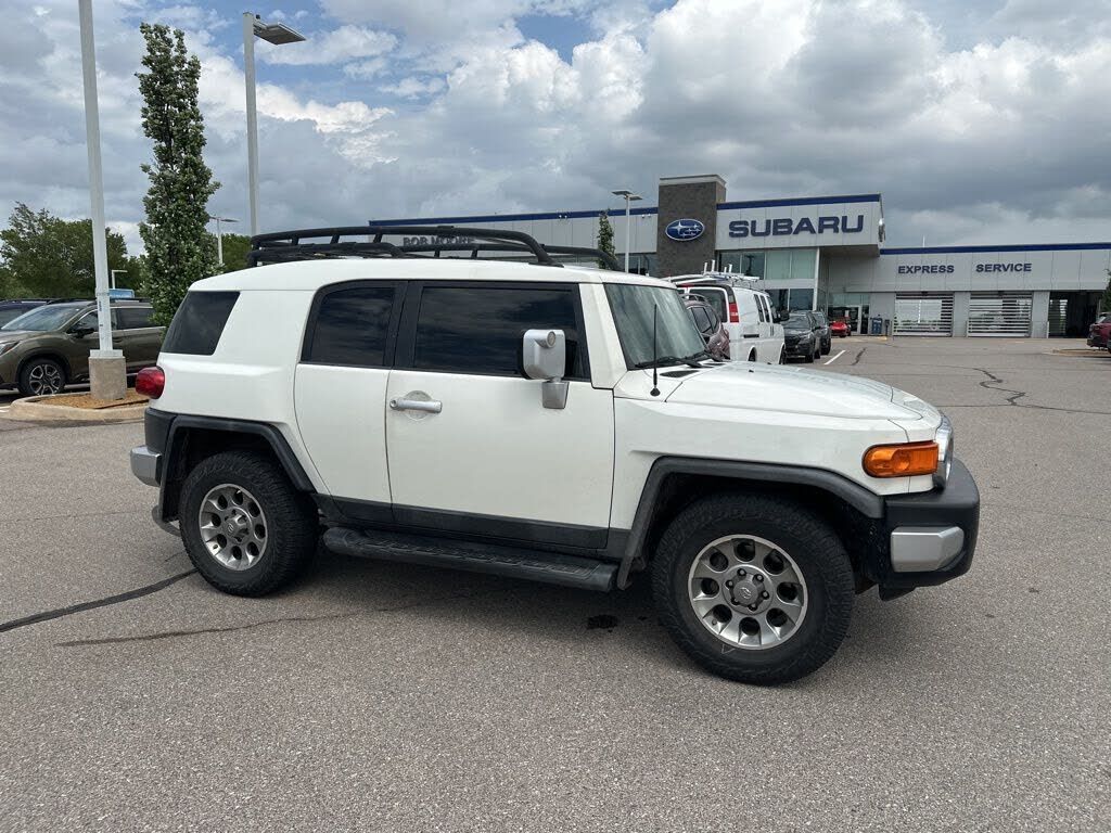 2012 TOYOTA FJ Cruiser