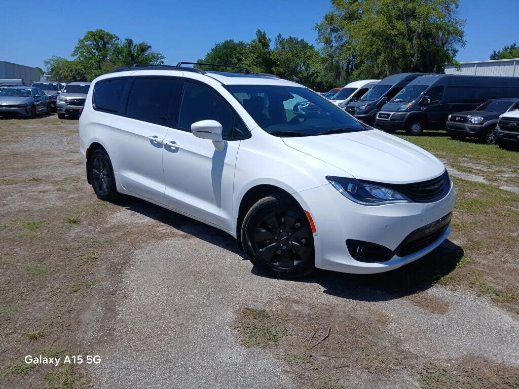 2019 CHRYSLER Pacifica