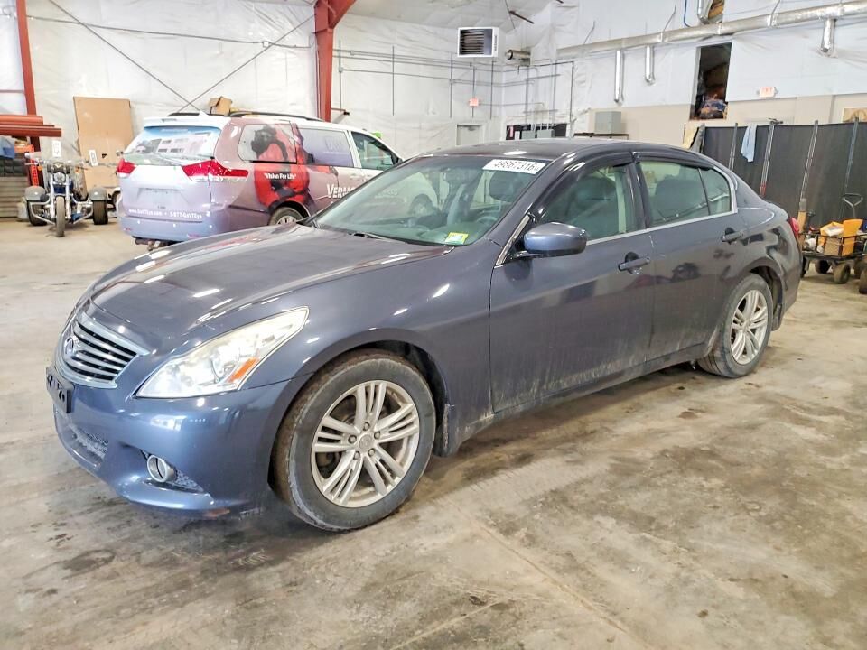 2013 INFINITI G37
