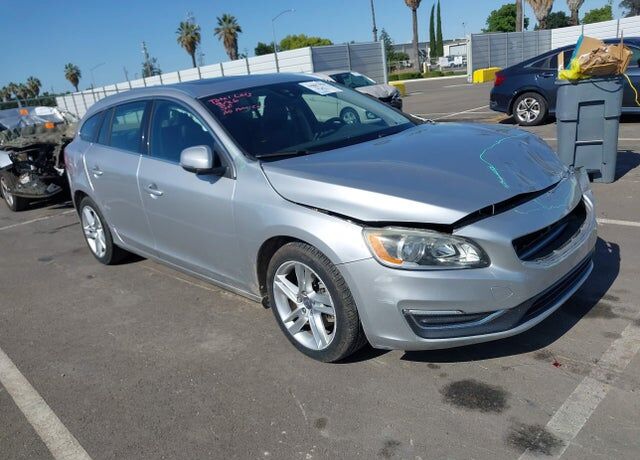 2015 VOLVO V60