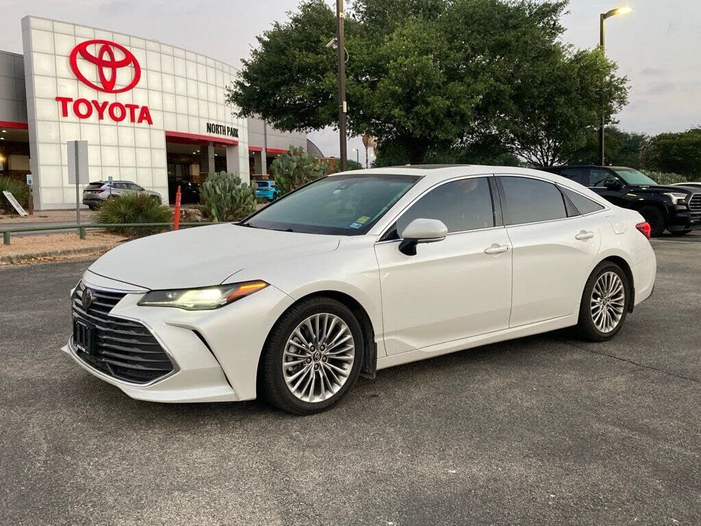 2019 TOYOTA Avalon