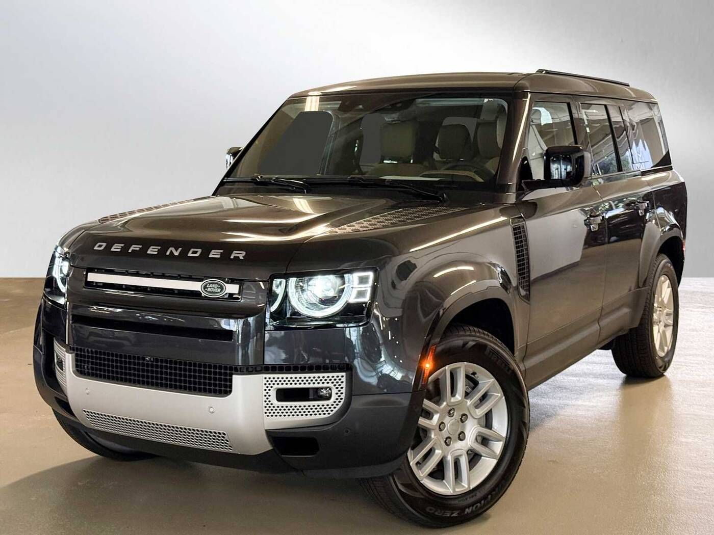 2025 LAND ROVER Defender