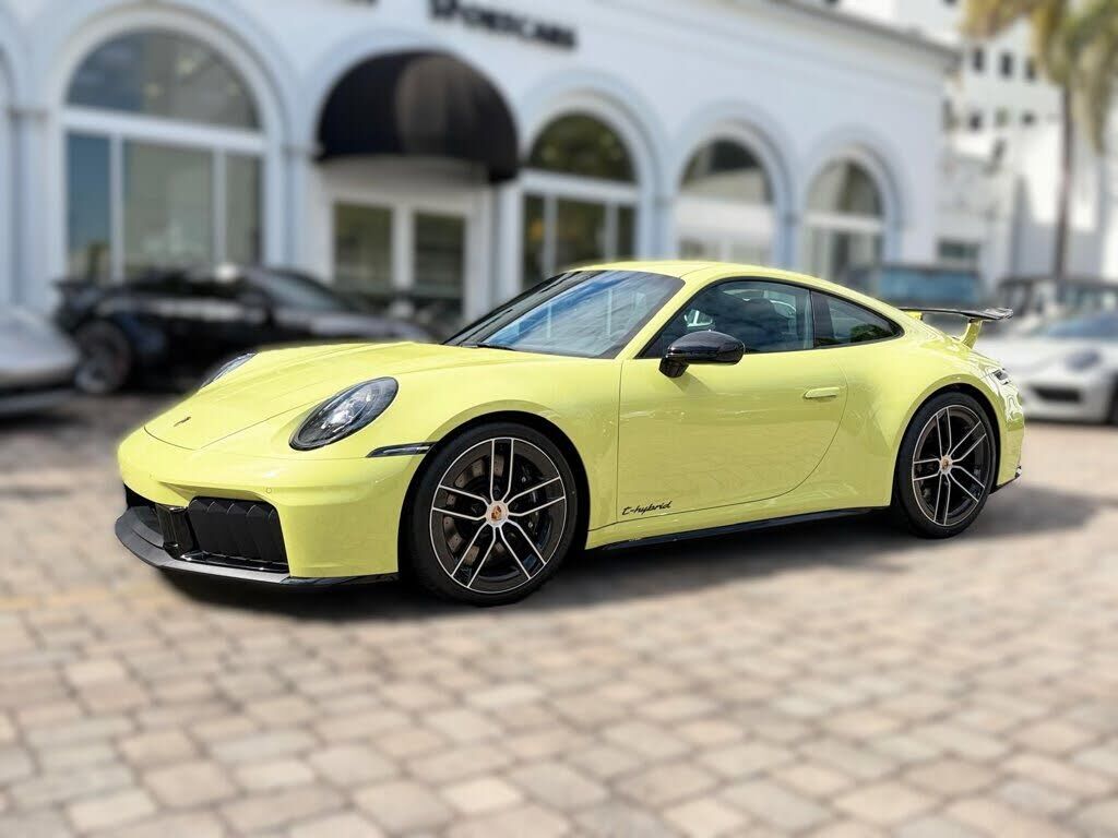 2026 PORSCHE 911