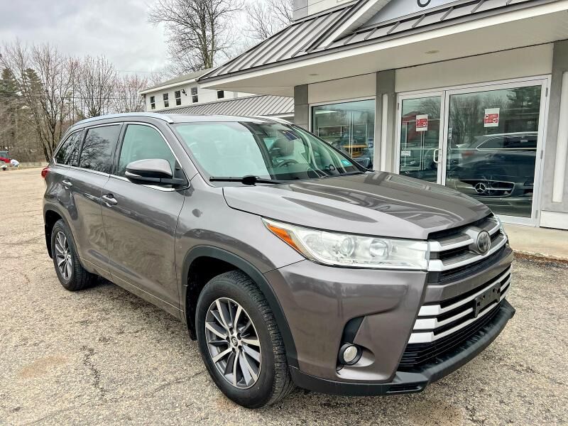 2017 TOYOTA Highlander