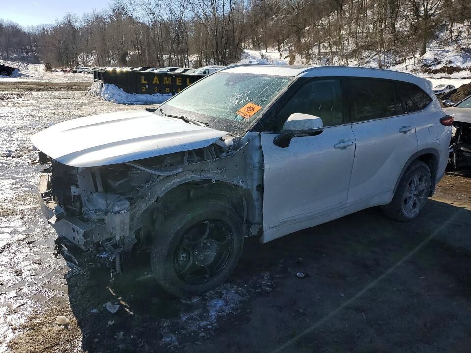 2022 TOYOTA Highlander