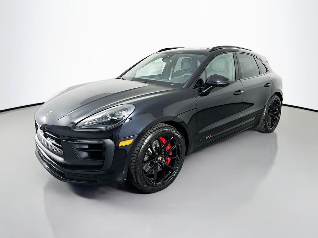 2026 PORSCHE Macan