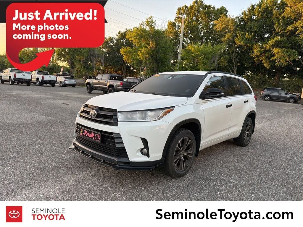 2017 TOYOTA Highlander