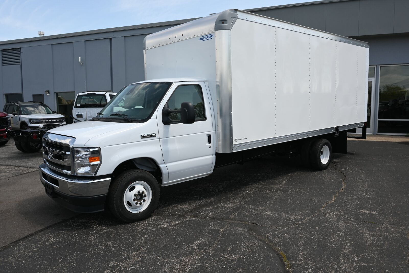 2026 FORD E-450
