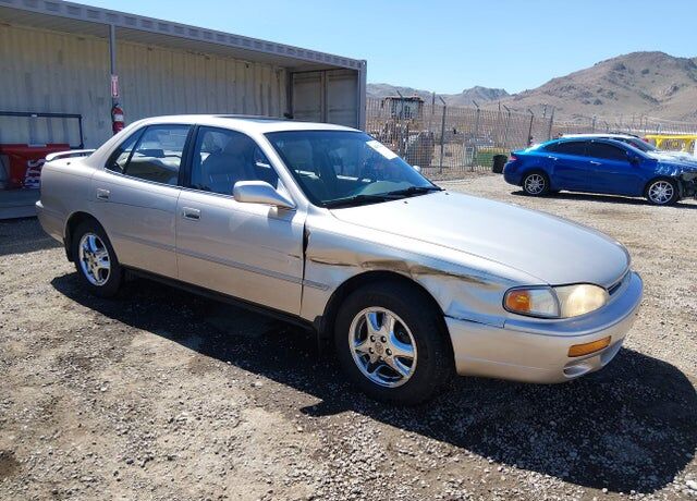 1996 TOYOTA Camry