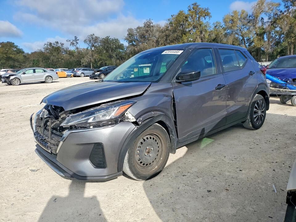 2024 NISSAN Kicks