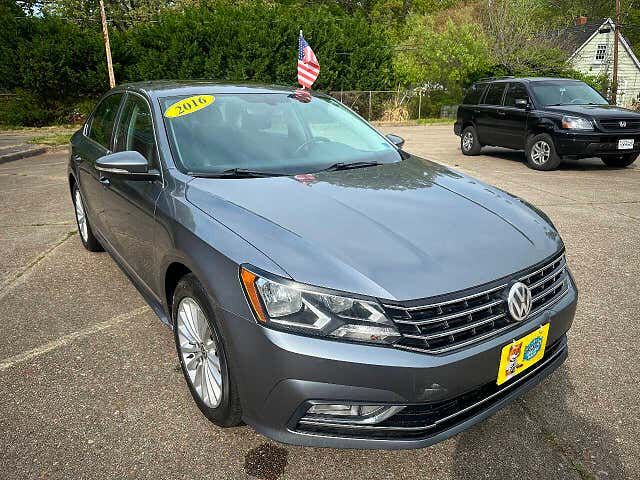 2016 VOLKSWAGEN Passat