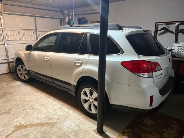 2012 SUBARU Outback