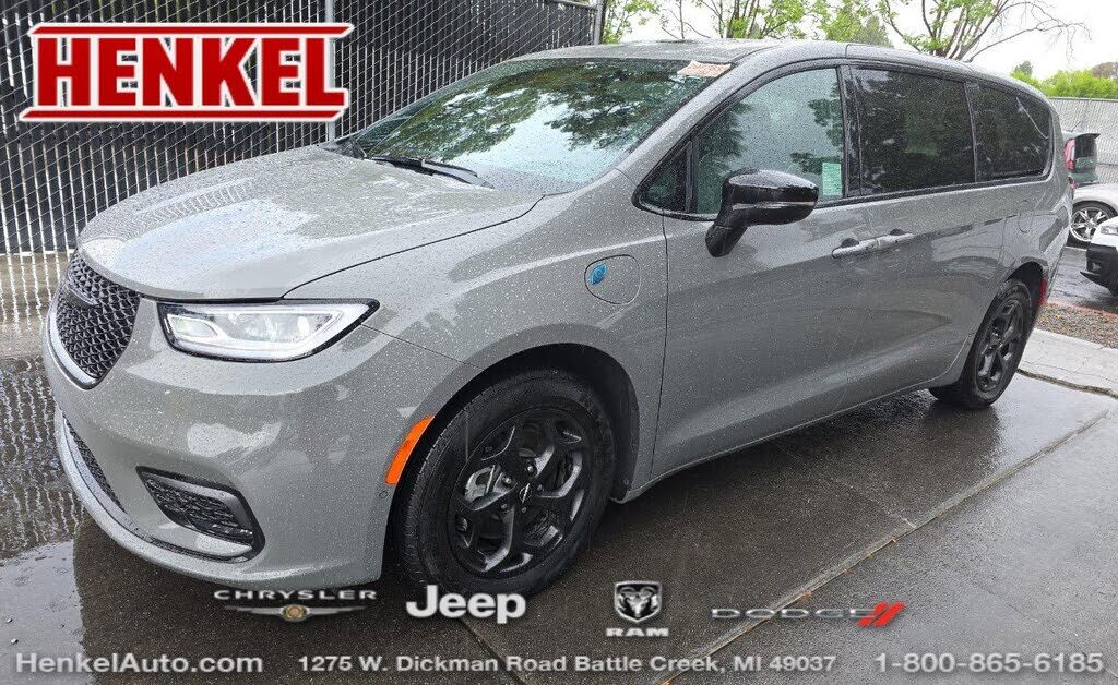 2023 CHRYSLER Pacifica