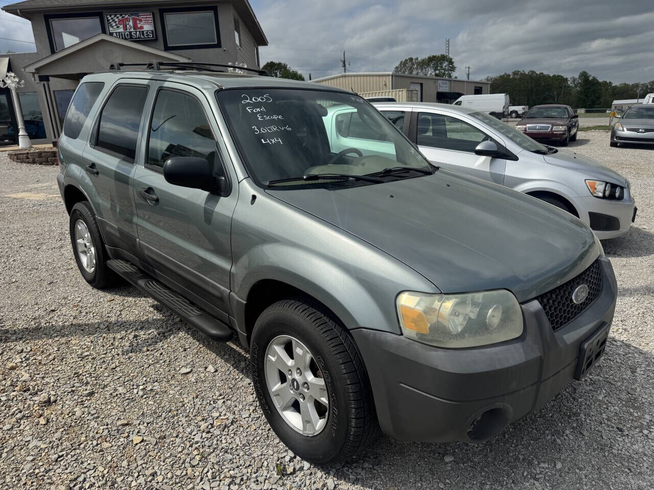 2005 FORD Escape