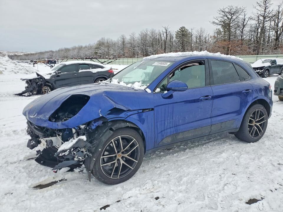 2024 PORSCHE Macan