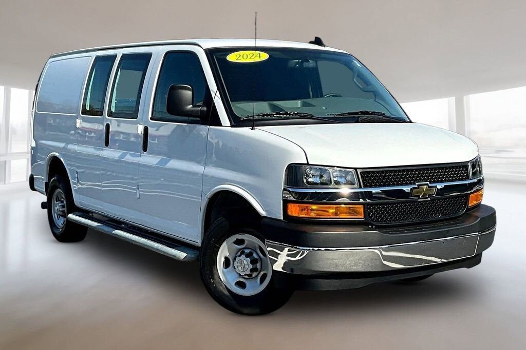 2024 CHEVROLET Express