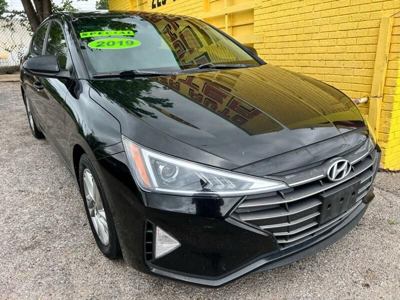 2019 HYUNDAI Elantra