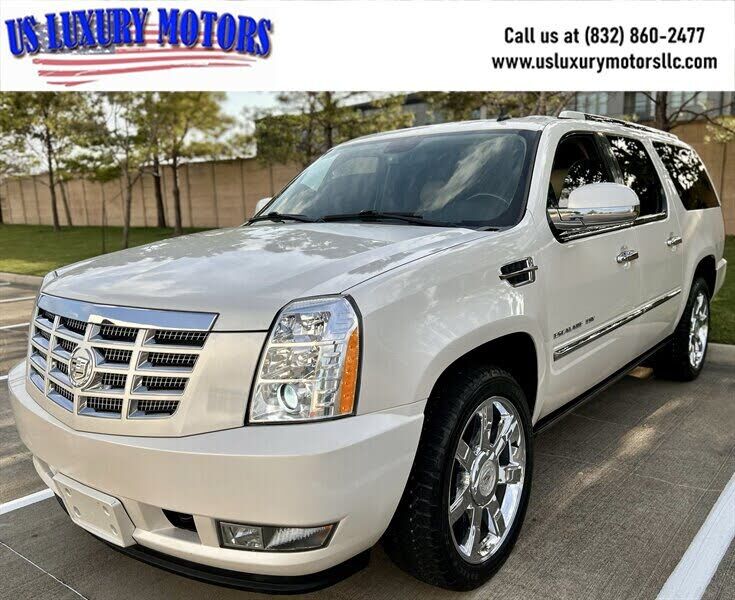 2011 CADILLAC Escalade