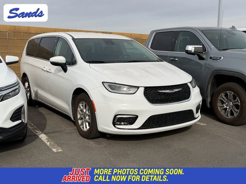 2023 CHRYSLER Pacifica