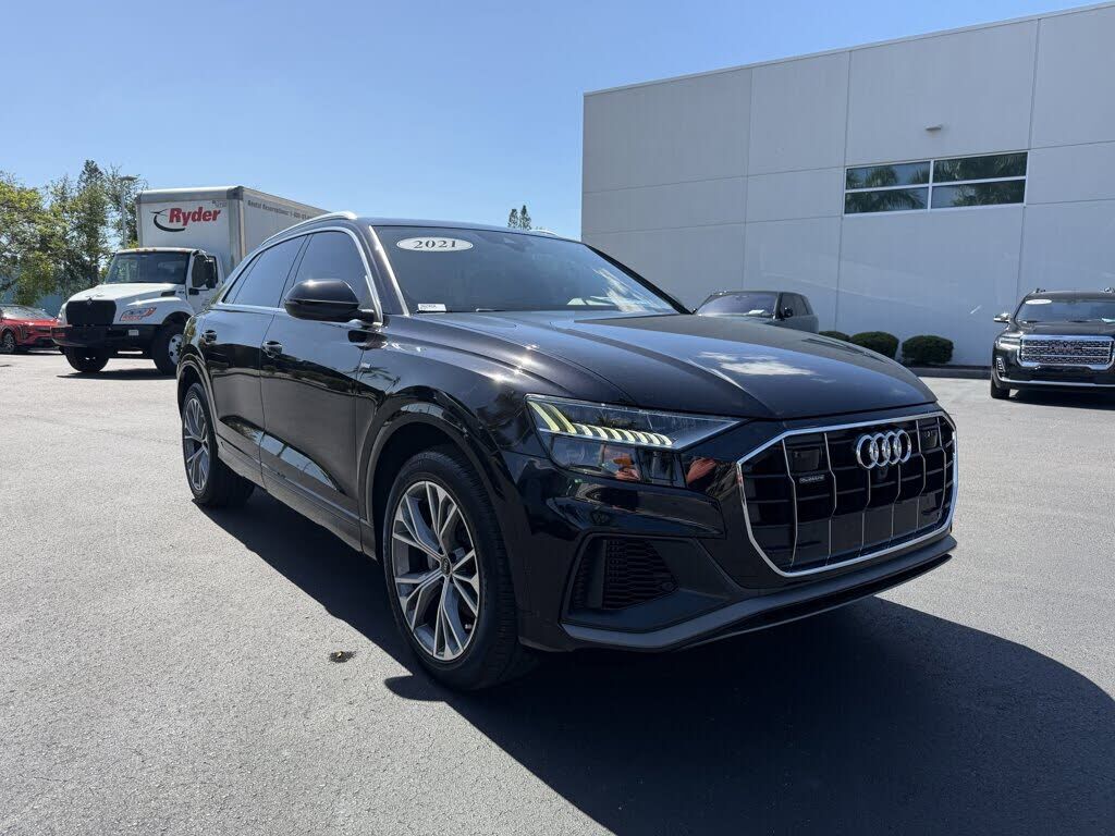 2021 AUDI Q8
