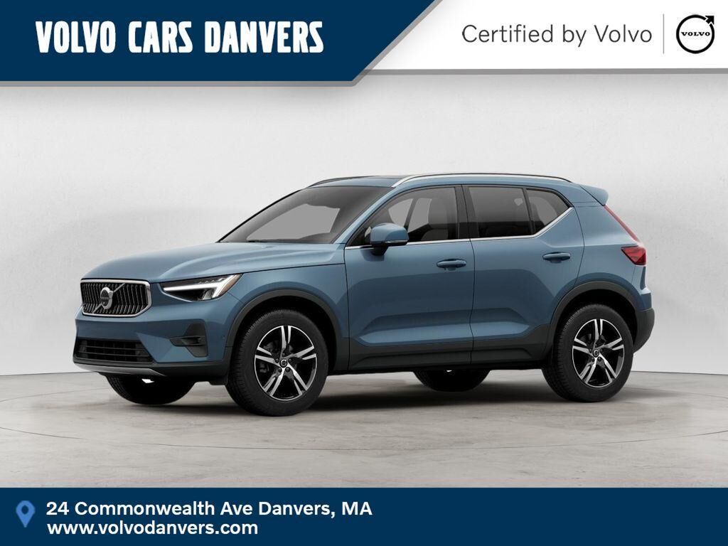2023 VOLVO XC40