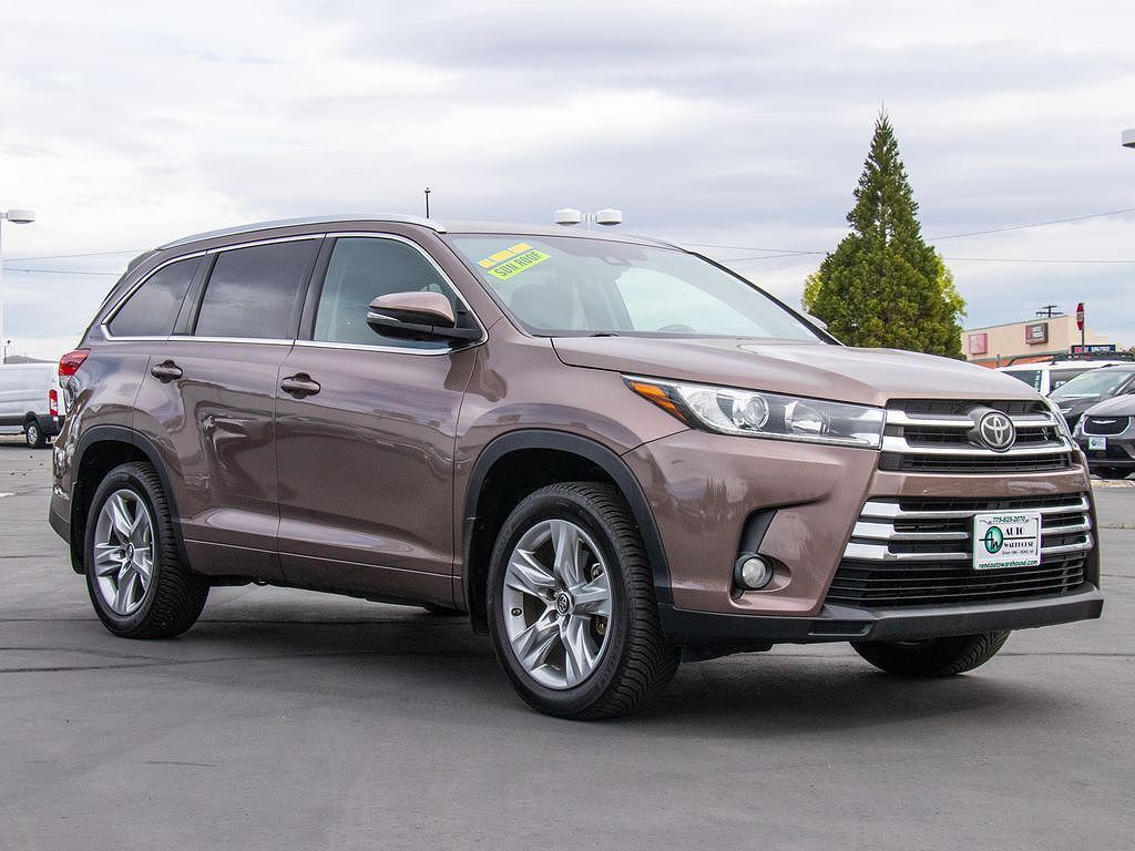 2017 TOYOTA Highlander