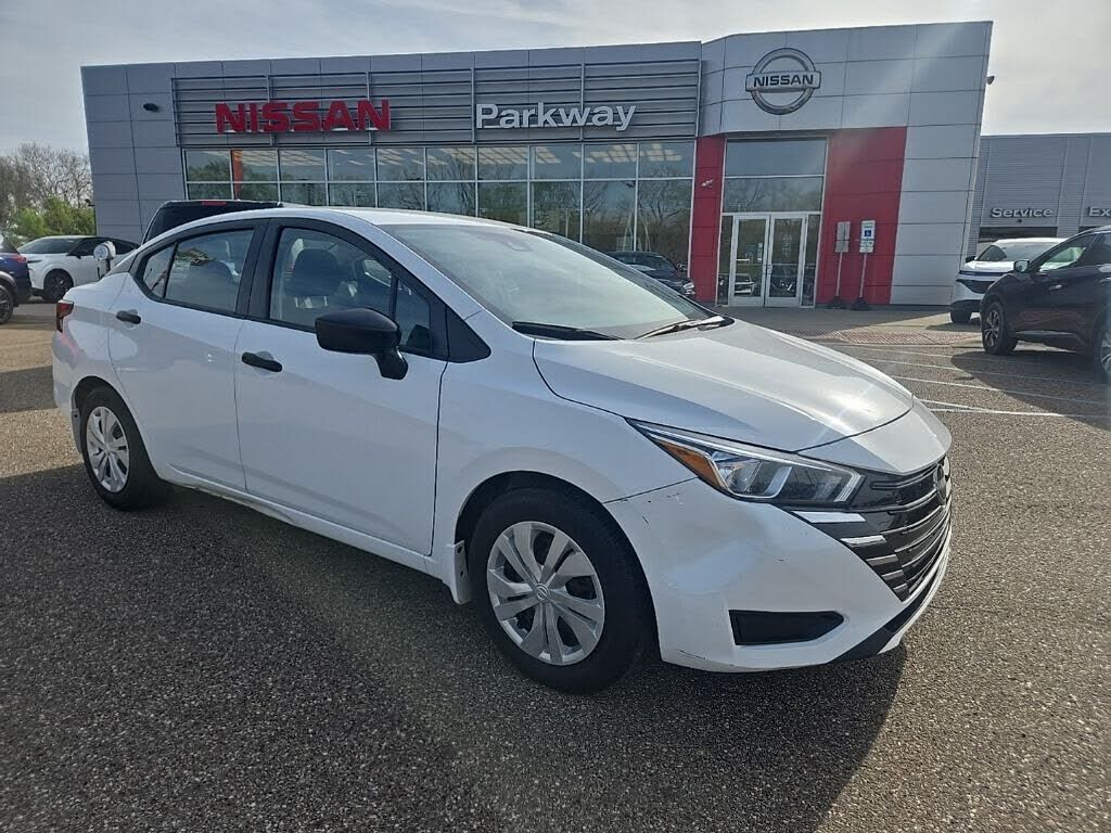 2023 NISSAN Versa