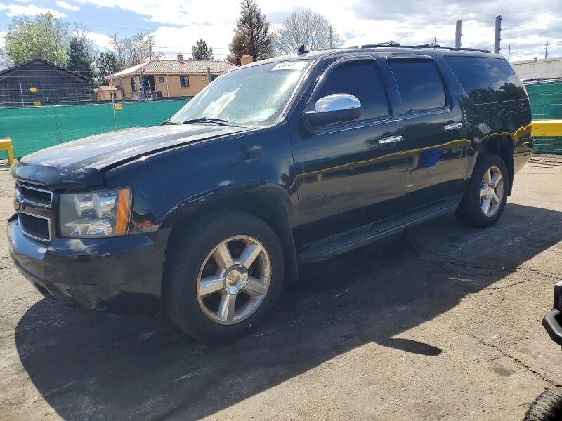 2013 CHEVROLET Suburban