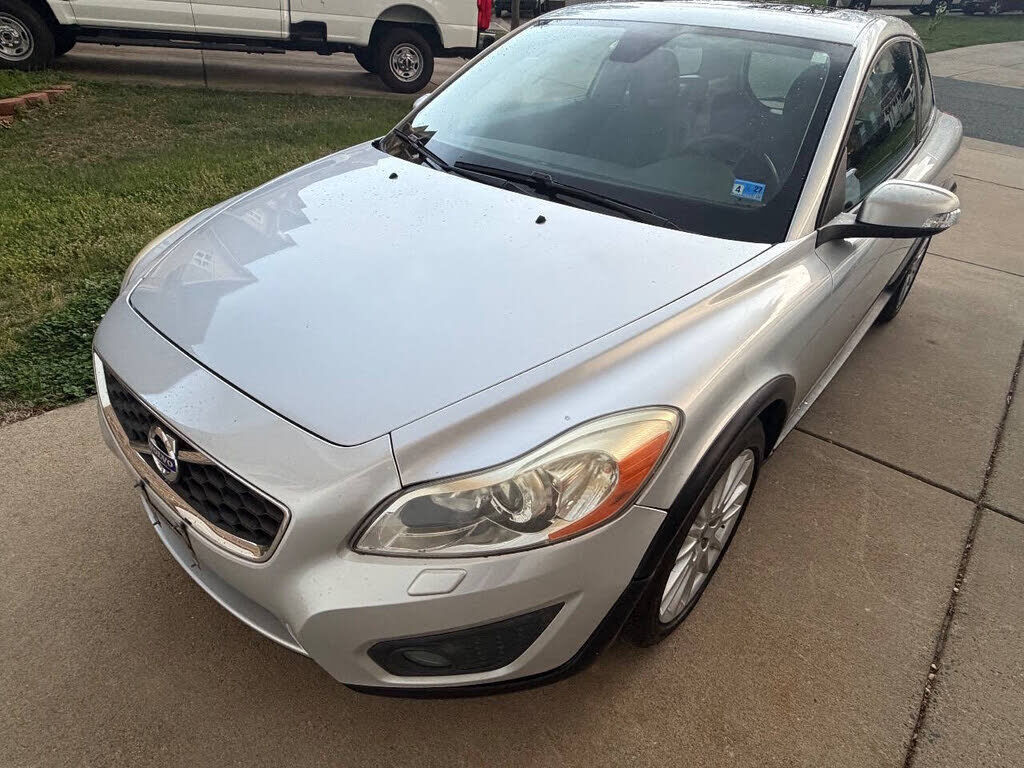 2011 VOLVO C30